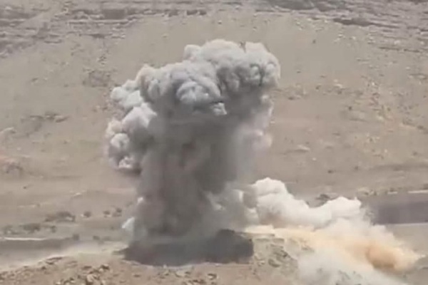 اشتباكات وقصف مدفعي في جبهة حيفان وغارات تستهدف مواقع المليشيات الحوثية جنوب تعز اشتباكات وقصف مدفعي في جبهة حيفان وغارات تستهدف مواقع المليشيات الحوثية جنوب تعز