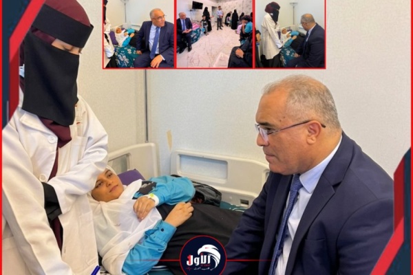 بلمسة أبوية حانية وزير التربية العبادي يزور الطلاب الأيتام بمدرسة مسلم هنز للمستشفى عقب حادث سير أليم بعدن بلمسة أبوية حانية وزير التربية العبادي يزور الطلاب الأيتام بمدرسة مسلم هنز للمستشفى عقب حادث سير أليم بعدن