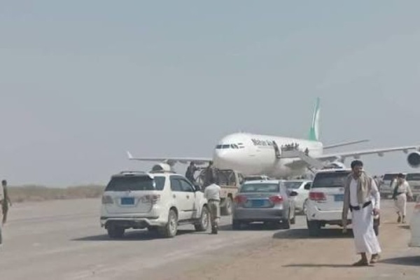 عاجل وصول خبراء لبنانيين وإيرانيين إلى مطار صنعاء ونقل جرحى من قيادات حوثية عاجل وصول خبراء لبنانيين وإيرانيين إلى مطار صنعاء ونقل جرحى من قيادات حوثية