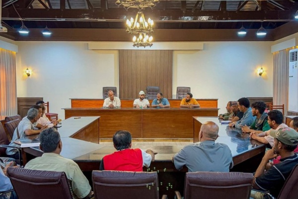 مدير صيرة يعقد اجتماع ا مع وكلاء الغاز لتنظيم آلية العمل وضمان التوزيع العادل