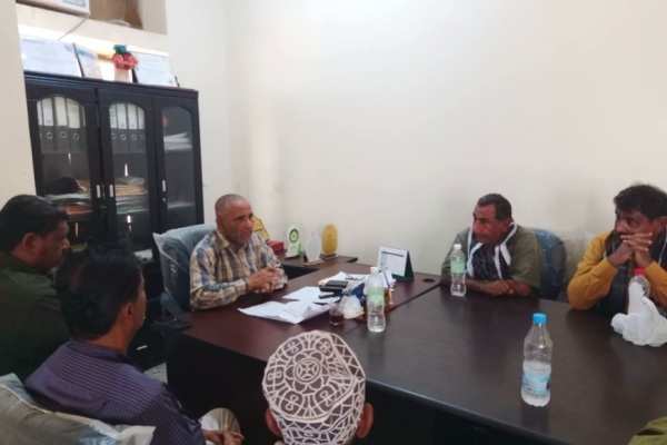 مدير عام الشؤون الاجتماعية والعمل بأبين يلتقي لجنة تعويض الصيادين ويؤكد أهمية الشفافية والعدالة