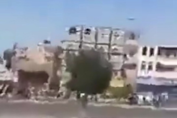 عاجل بالفيديو لأول مرة منذ اغتيال الرئيس صالح مظاهرة حاشدة وسط صنعاء مناوئة للحوثيين