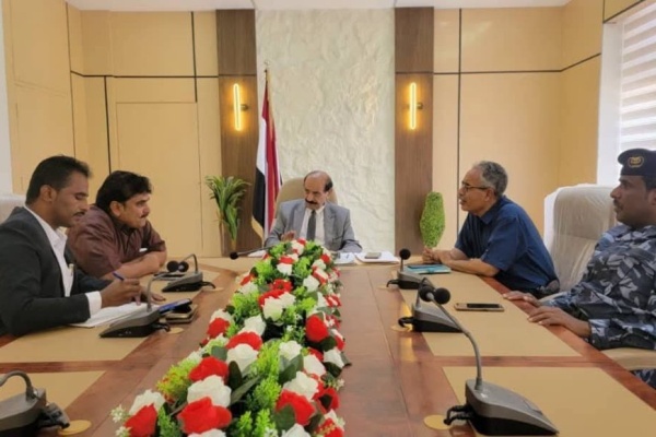 برئاسة الدغاري لجنة الخدمات بشبوة تقيم أضرار الأمطار ومستوى المعالجات في مدينة عتق