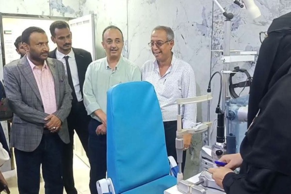 الشعبي وط ريق يدشنان إجراء 500 عملية جراحية مجانية للعيون في مستوصف العين التخصصي بالشيخ عثمان بعدن