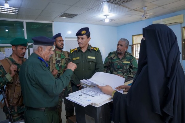 الهارش يتفقد إدارة الأحوال المدنية والسجل المدني بزنجبار ويطلع على سير العمل