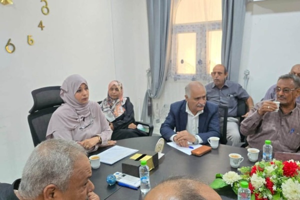 الجهاز المركزي للإحصاء يناقش مع اللجان المجتمعية حصر وتسجيل النازحين في عدن الجهاز المركزي للإحصاء يناقش مع اللجان المجتمعية حصر وتسجيل النازحين في عدن