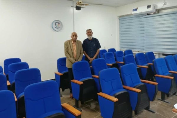 القائم بأعمال نائب رئيس جامعة عدن يتفقد جاهزية مركز الدراسات البيئية والمناخية القائم بأعمال نائب رئيس جامعة عدن يتفقد جاهزية مركز الدراسات البيئية والمناخية