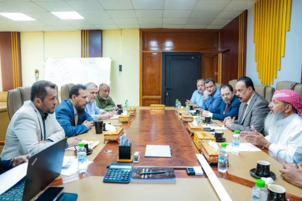 وزير الدولة محافظ العاصمة عدن يناقش مع وزيري الأشغال والكهرباء تسريع تنفيذ عدد من مشاريع الطرق والخدمات المرتبطة بها وزير الدولة محافظ العاصمة عدن يناقش مع وزيري الأشغال والكهرباء تسريع تنفيذ عدد من مشاريع الطرق والخدمات المرتبطة بها