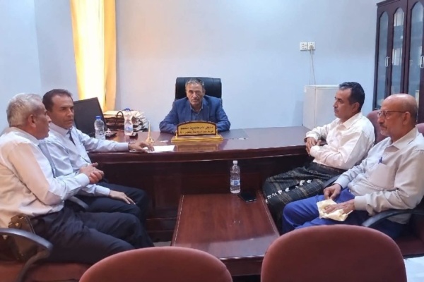 الأمين العام يطلع على نشاط مكتب الصحة بشبوة ويؤكد أهمية تضافر الجهود للارتقاء بالقطاع الصحي الأمين العام يطلع على نشاط مكتب الصحة بشبوة ويؤكد أهمية تضافر الجهود للارتقاء بالقطاع الصحي