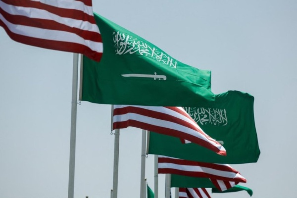 السعودية تحتجز أمريكيين السعودية تحتجز أمريكيين