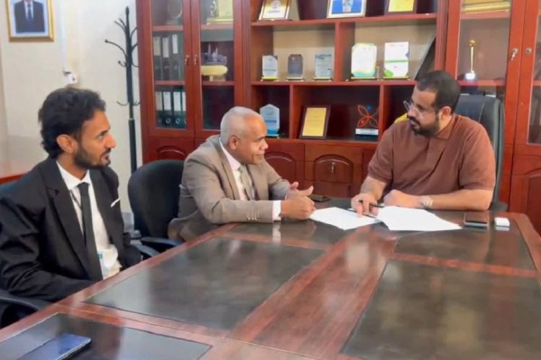 وكيل محافظة حضرموت لشؤون التنمية يلتقي عميد كلية المجتمع بسيئون ويبحث احتياجات الكلية