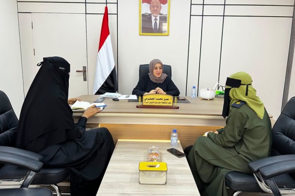 وكيلة حضرموت لشؤون المرأة تلتقي مديرة الشرطة النسائية وحماية الأسرة والأحداث لمناقشة الاحتياجات وأوجه الدعم وكيلة حضرموت لشؤون المرأة تلتقي مديرة الشرطة النسائية وحماية الأسرة والأحداث لمناقشة الاحتياجات وأوجه الدعم