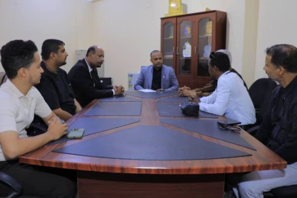 الوكيل باعلوي يبحث مع مؤسسة النجاة تعزيز التدخلات الإنسانية بمخيمات النازحين الوكيل باعلوي يبحث مع مؤسسة النجاة تعزيز التدخلات الإنسانية بمخيمات النازحين