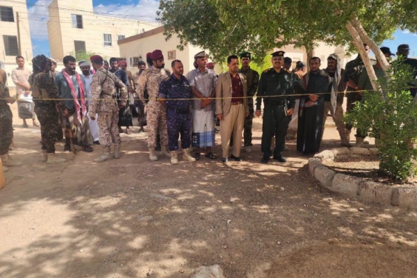 نيابة استئناف سيئون تنفذ حكم الإعدام بحق ثلاثة مدانين بقتل ستة أشخاص عمد ا نيابة استئناف سيئون تنفذ حكم الإعدام بحق ثلاثة مدانين بقتل ستة أشخاص عمد ا