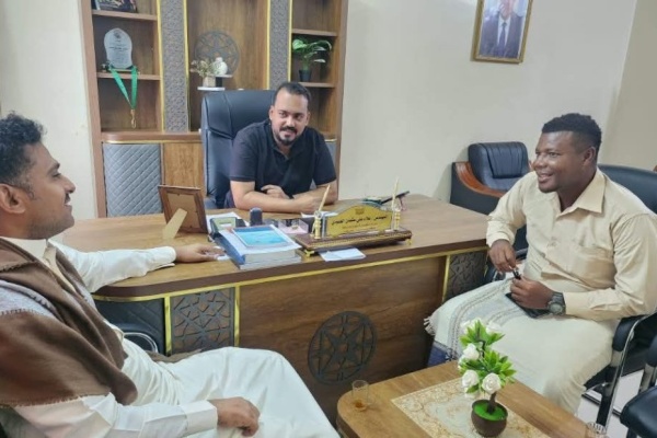 العمودي يناقش أوضاع ونشاط نادي النخبة ويؤكد دعم مكتب الشباب والرياضة بساحل حضرموت العمودي يناقش أوضاع ونشاط نادي النخبة ويؤكد دعم مكتب الشباب والرياضة بساحل حضرموت