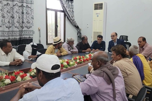 مدير عام دارسعد يترأس اجتماع لمناقشة تداعيات الأوضاع الأخيرة وتأثيرها على المديرية مدير عام دارسعد يترأس اجتماع لمناقشة تداعيات الأوضاع الأخيرة وتأثيرها على المديرية