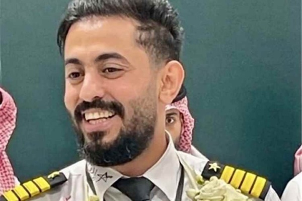 السعودية تنعى قائد طائرة عقب هجوم إرهابي حوثي يستهدف مطار الملك خالد بالرياض السعودية تنعى قائد طائرة عقب هجوم إرهابي حوثي يستهدف مطار الملك خالد بالرياض
