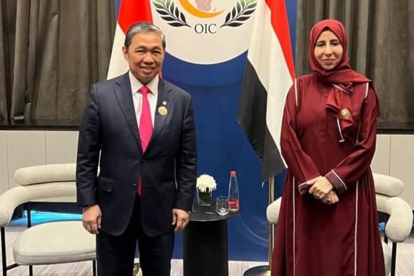الوزيرة الزوبة تبحث مع نائب وزير الخارجية الإندونيسي تعزيز التعاون الثقافي والتعليمي