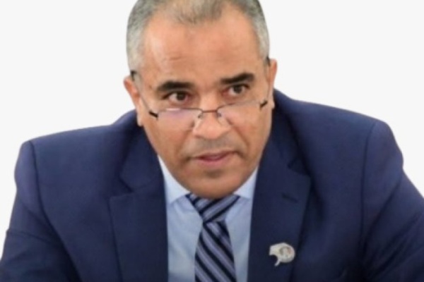 وزير التربية العبادي قصف الحوثيين قرب المرافق التعليمية يرو ع الطلاب ويهدد سلامتهم وحقهم في التعليم الآمن