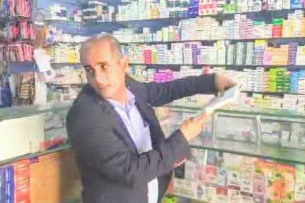 مكتب صحة عدن يواصل الحملة الرقابة على صيدليات مديرية المنصورة مكتب صحة عدن يواصل الحملة الرقابة على صيدليات مديرية المنصورة