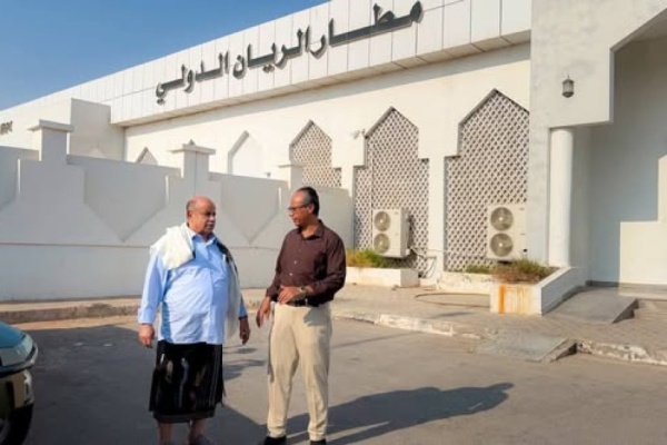 جريمة حرب واعتداء خطير على مطار الريان وعضو الرئاسي الخنبشي وجه رسالة حازمة
