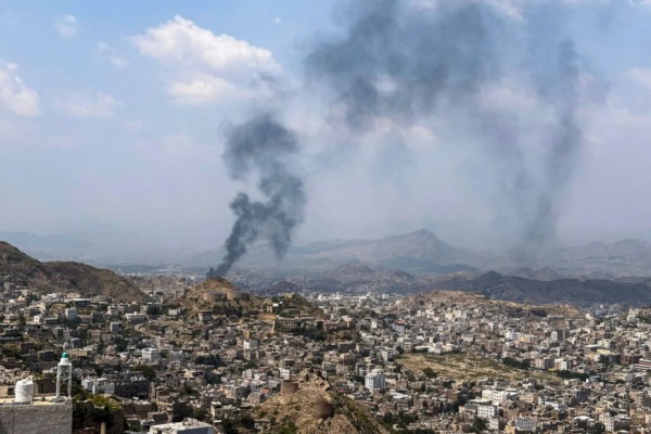 القبض على عدد من الأشخاص بتهمة تلقي أموال من مشرف عسكري حو ثي القبض على عدد من الأشخاص بتهمة تلقي أموال من مشرف عسكري حو ثي