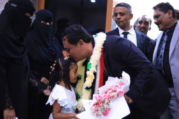 عودة فادي باعوم إلى حضرموت تتصدر المشهد باستقبال جماهيري وقبلي حاشد عودة فادي باعوم إلى حضرموت تتصدر المشهد باستقبال جماهيري وقبلي حاشد