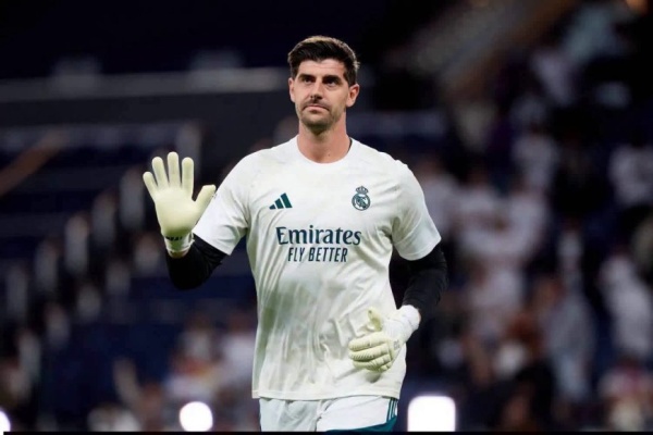 غياب حارس مرمى ريال مدريد عن مبارة الكلاسيكو الليلة ما السبب