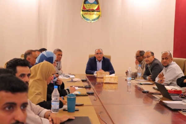 وزير التربية العبادي يبحث مع شركاء مشروع استدامة التعليم والتعلم مستوى الإنجاز والتحديات