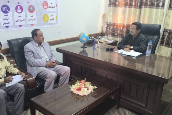 مدير عام الوحدة التنفيذية للتغذية المدرسية بوزارة التربية والتعليم يزور إدارة التربية والتعليم بعتق مدير عام الوحدة التنفيذية للتغذية المدرسية بوزارة التربية والتعليم يزور إدارة التربية والتعليم بعتق