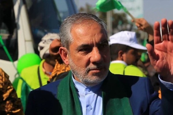 دلالات زيارة السفير الايراني لأضرحة الحوثيين في صنعاء تتخذ معاني أخرى دلالات زيارة السفير الايراني لأضرحة الحوثيين في صنعاء تتخذ معاني أخرى