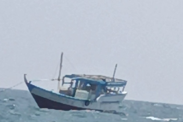 خفر السواحل بشبوة ينجح في العثور على العبري ضياء 2 وإنقاذ طاقمه قبالة سواحل المحافظة خفر السواحل بشبوة ينجح في العثور على العبري ضياء 2 وإنقاذ طاقمه قبالة سواحل المحافظة