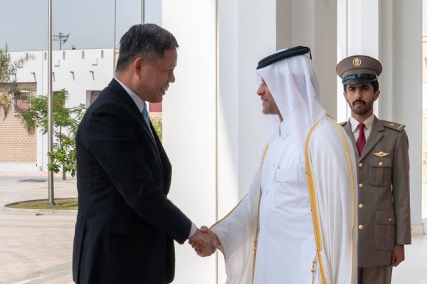 نائب رئيس الوزراء ووزير الدولة لشؤون الدفاع يلتقي وزير الدفاع في جمهورية سنغافورة نائب رئيس الوزراء ووزير الدولة لشؤون الدفاع يلتقي وزير الدفاع في جمهورية سنغافورة