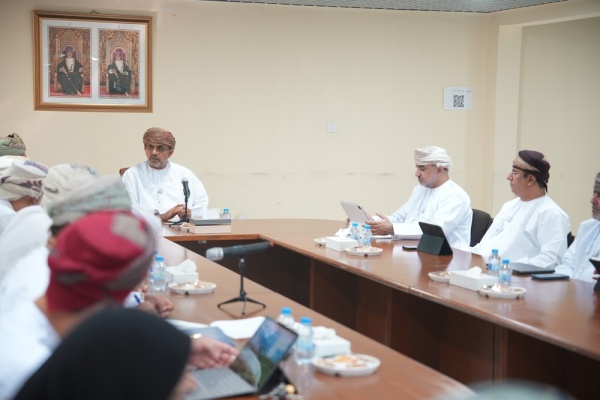 الثروة الزراعية والجمعية الع مانية للمياه تبحثان سبل استدامة الأفلاج وتطويرها