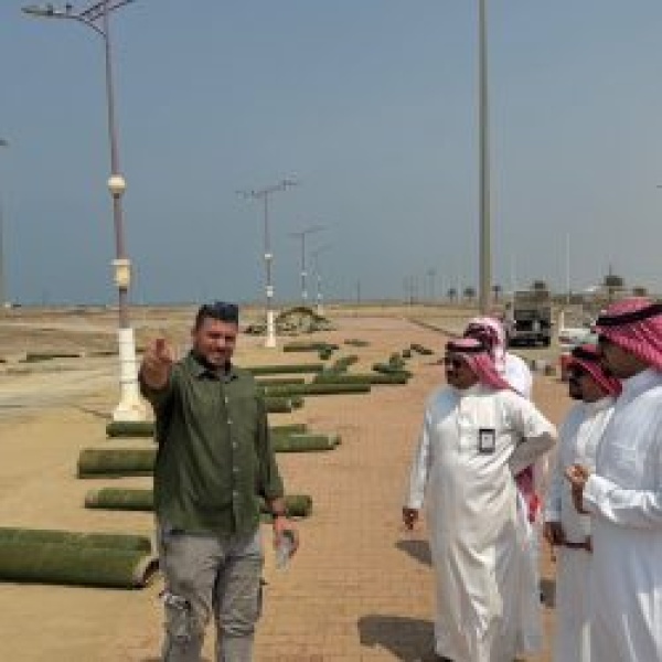 رئيس بلدية الدرب يتفقد مشروع إعادة تأهيل كورنيش السميرات ويؤكد الالتزام بجودة التنفيذ رئيس بلدية الدرب يتفقد مشروع إعادة تأهيل كورنيش السميرات ويؤكد الالتزام بجودة التنفيذ