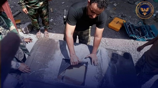 الأجهزة الأمنية تضبط قاطرة تحمل كميات من الأدوية المهربة والمخدرة بالضالع الأجهزة الأمنية تضبط قاطرة تحمل كميات من الأدوية المهربة والمخدرة بالضالع