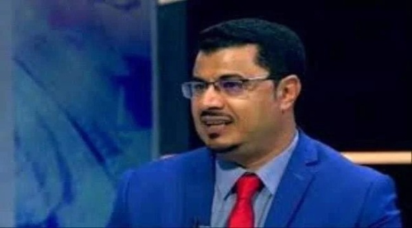 بن لغبر يحذر من تطورات بشأن مطار عدن ويثير تساؤلات حول قرار إخلائه
