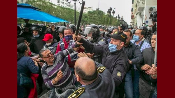 هيئة الدفاع عن الشهيدين تستنكر الحكم الاستئنافي ضد الأستاذ العويني هيئة الدفاع عن الشهيدين تستنكر الحكم الاستئنافي ضد الأستاذ العويني