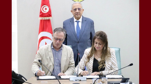 مذكرة تعاون بين معهد صالح عزي ز ومعهد باولي كالمات بمرسيليا مذكرة تعاون بين معهد صالح عزي ز ومعهد باولي كالمات بمرسيليا