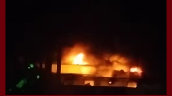 منزل بوزلفة حالة غليان في صفوف المحتجين اثر وفاة أحدهم في حادث امام مصنع الذباب و أنباء عن حرقه منزل بوزلفة حالة غليان في صفوف المحتجين اثر وفاة أحدهم في حادث امام مصنع الذباب و أنباء عن حرقه