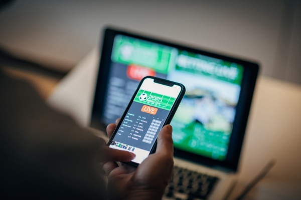 موريتانيا تبحث قانونا جديدا لمكافحة القمار والمراهنات الرقمية موريتانيا تبحث قانونا جديدا لمكافحة القمار والمراهنات الرقمية