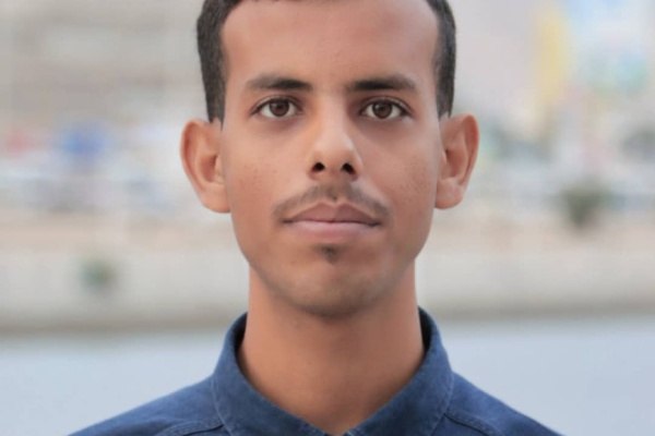 صحفي حضرمي يدعو لتنفيذ استحقاقات حضرموت قبل استئناف تصدير النفط