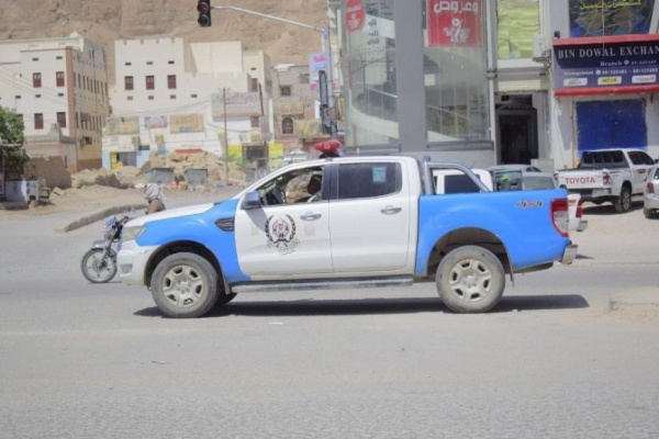 ضبط متهما بالابتزاز الإلكتروني ومقاومة السلطات في المكلا تفاصيل ضبط متهما بالابتزاز الإلكتروني ومقاومة السلطات في المكلا تفاصيل
