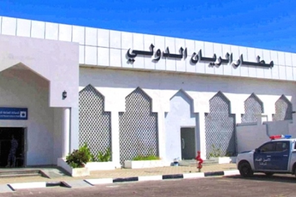 بعد شائعات الأمس طائرة اليمنية تصل إلى مطار الريان