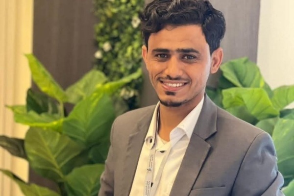 صحفي حضرمي ينفي شائعات استهداف القصر الجمهوري بالمكلا بطيران مسي رة تفاصيل