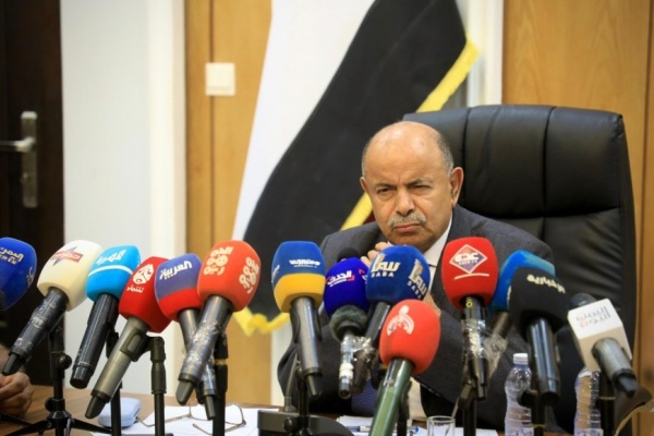 قرار جديد للخنبشي لتعزيز الرقابة على منافذ حضرموت ومكافحة الإرهاب والتهريب قرار جديد للخنبشي لتعزيز الرقابة على منافذ حضرموت ومكافحة الإرهاب والتهريب
