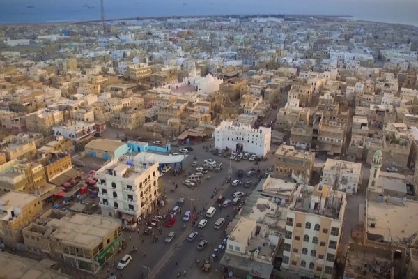 سقوط قتلى وجرحى إثر مواجهات قبلية وسط مدينة الشحر سقوط قتلى وجرحى إثر مواجهات قبلية وسط مدينة الشحر