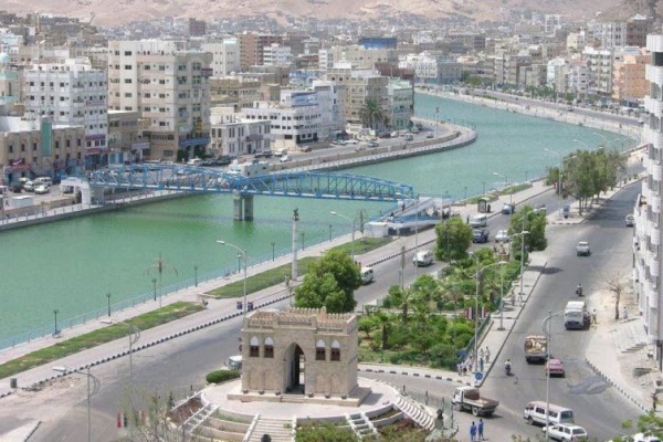 زيادة ساعات انقطاع الكهرباء بالمكلا وسط إرتفاع درجات الحرارة زيادة ساعات انقطاع الكهرباء بالمكلا وسط إرتفاع درجات الحرارة