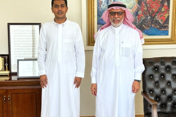 رئيس نادي دوعن يلتقي الرئيس الفخري الشيخ عبدالله بقشان ويبحث سبل دعم النادي رئيس نادي دوعن يلتقي الرئيس الفخري الشيخ عبدالله بقشان ويبحث سبل دعم النادي