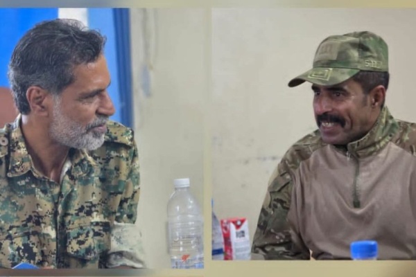 مدير أمن الشحر وقائد لواء الضبة يبحثان تعزيز التنسيق الأمني والعسكري للحفاظ على الأمن والاستقرار مدير أمن الشحر وقائد لواء الضبة يبحثان تعزيز التنسيق الأمني والعسكري للحفاظ على الأمن والاستقرار